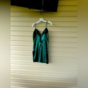 Brand New with Tags LULU Hunter green mini dress. Padding for bra